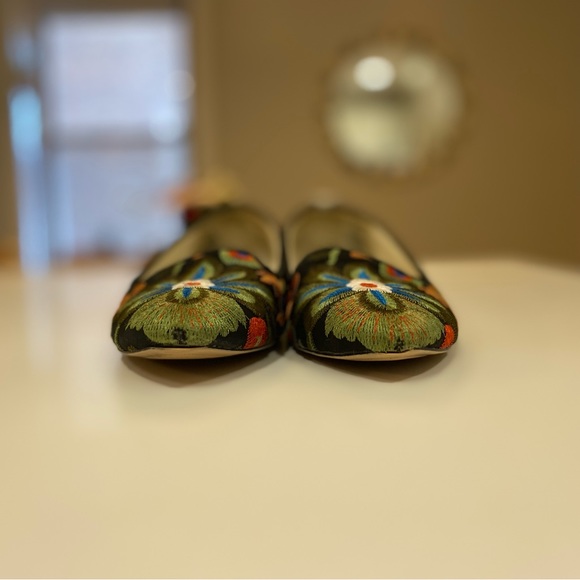 Anne Klein embroidered ballet flats size 6 - Picture 7 of 10